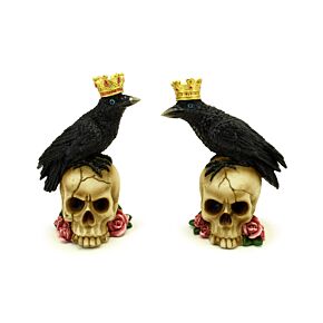 Corbeau Couronné assis un Crâne avec Roses